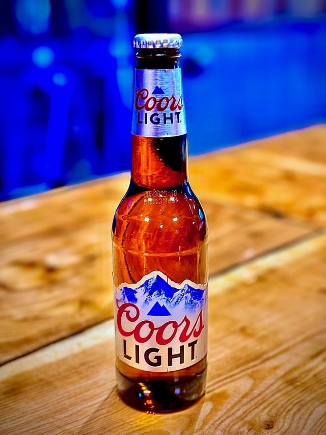 Coors Light (B).